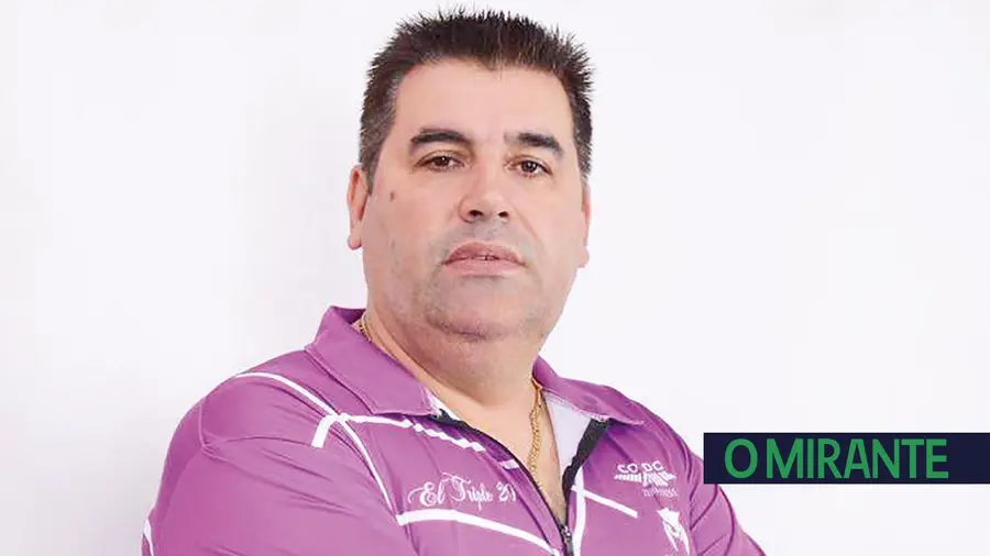 Um imigrante Ribatejano que se tornou jogador de setas Um imigrante Ribatejano que se tornou jogador de setas