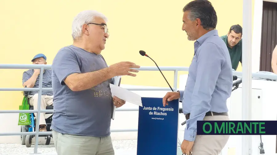 José Coelho: maior escultor do mundo ou de Riachos? José Coelho: maior escultor do mundo ou de Riachos?