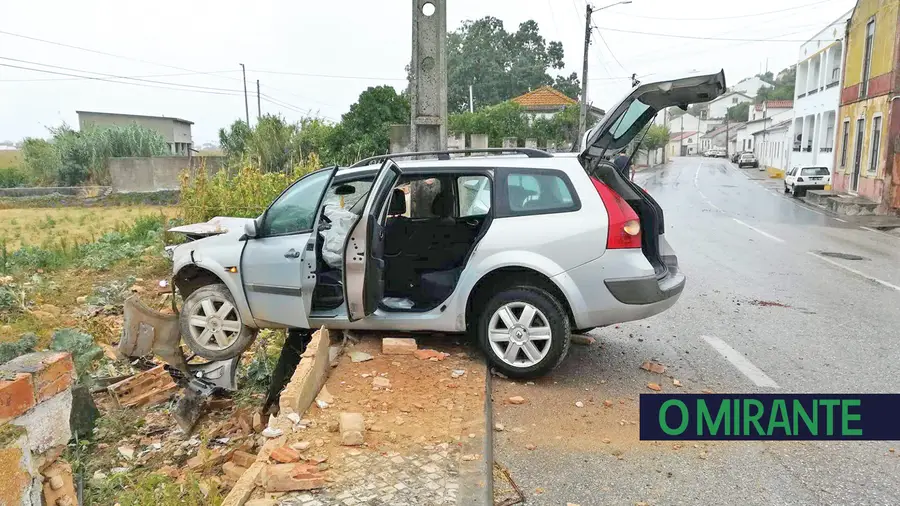 Condutor sai ileso de aparatoso despiste na Chamusca