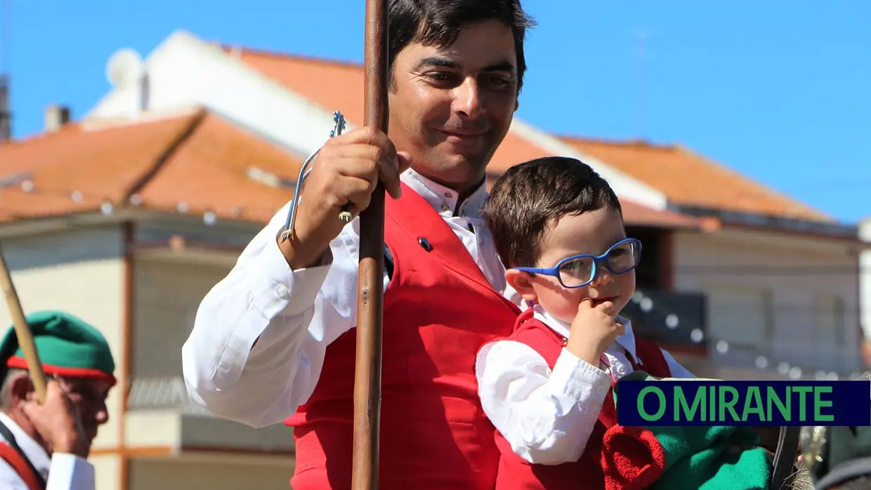 Desfile e homenagem ao campino nas festas de Samora Correia