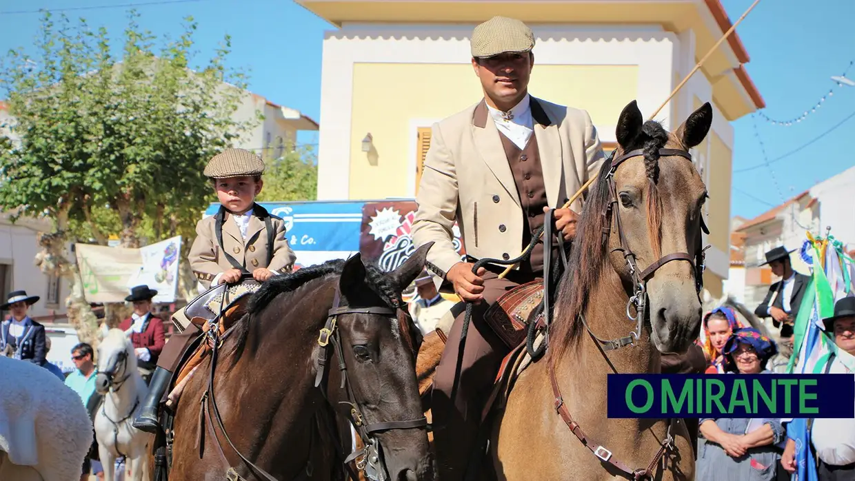 Desfile e homenagem ao campino nas festas de Samora Correia