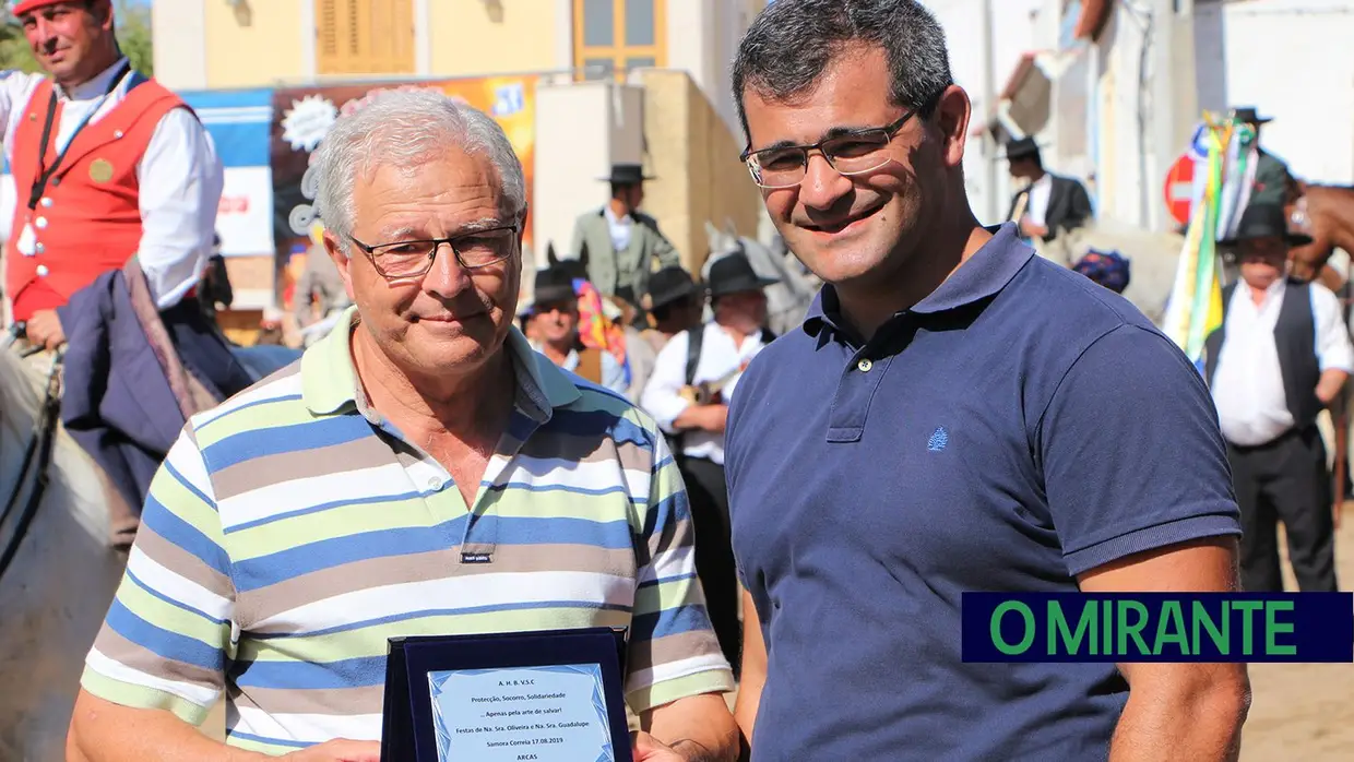 Desfile e homenagem ao campino nas festas de Samora Correia