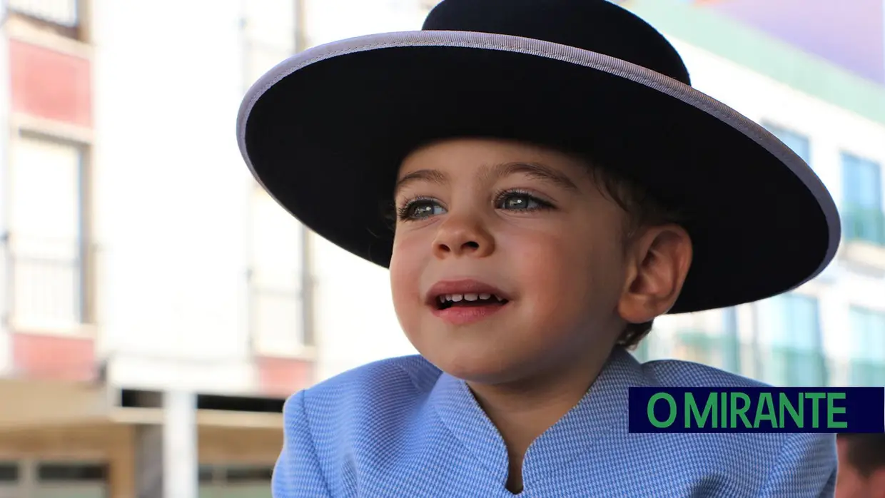 Desfile e homenagem ao campino nas festas de Samora Correia