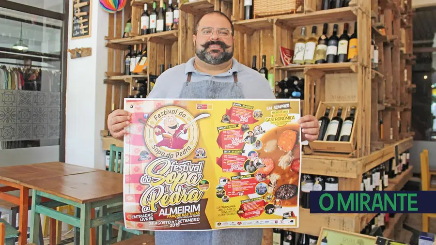 Com a sopa da pedra certificada garante-se a originalidade Com a sopa da pedra certificada garante-se a originalidade