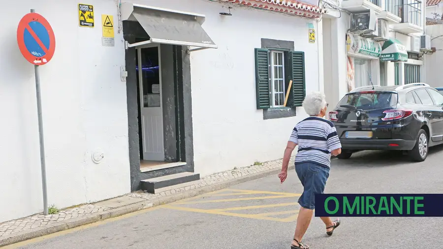 Bar perturba o sono à vizinhança em Samora Correia