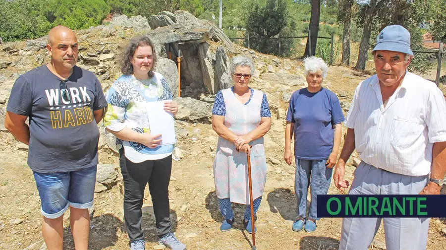 Moradores preocupados com construção junto a Anta do Vale da Laje