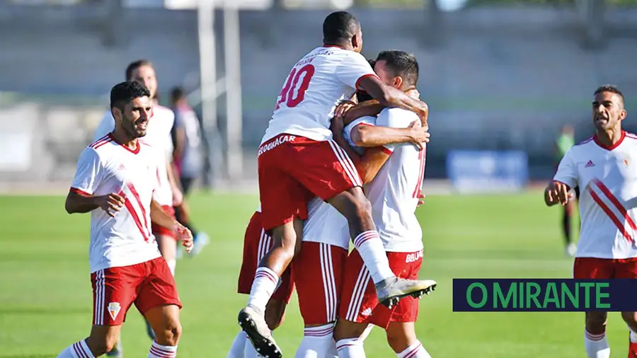 Vilafranquense estreia-se a vencer na II Liga com goleada ao Benfica B