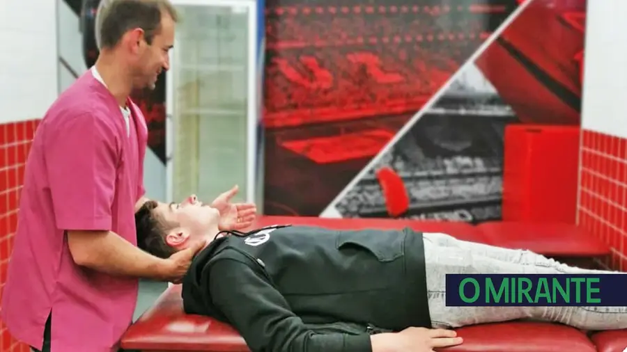 Osteopata João Silva aplica as suas técnicas em futebolistas de alta competição Osteopata João Silva aplica as suas técnicas em futebolistas de alta competição