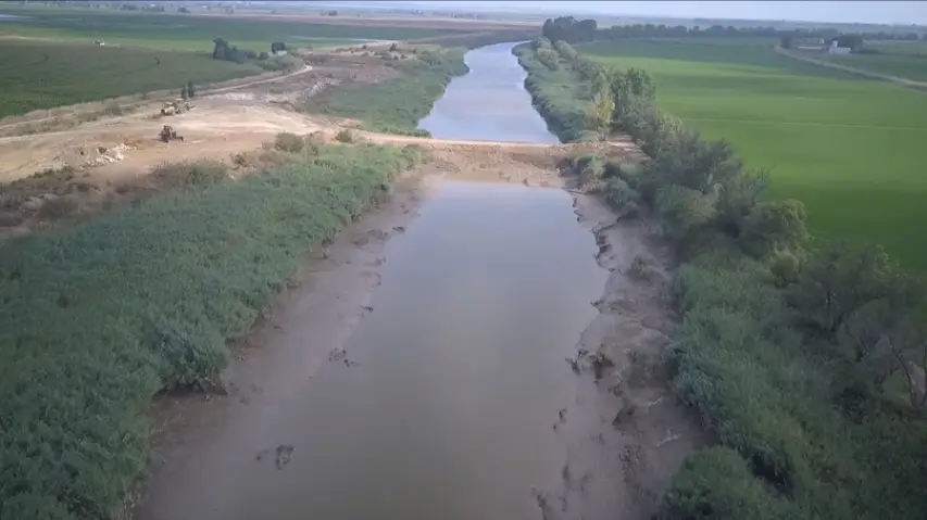 Açude no rio Sorraia começou a ser demolido