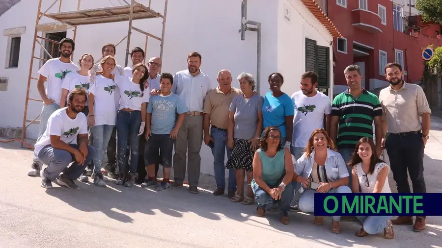 Jovens estudantes reabilitam casas de famílias desfavorecidas em Santarém