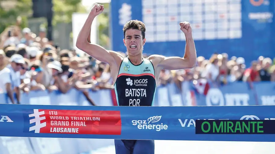 Ricardo Batista é campeão mundial de triatlo em juniores