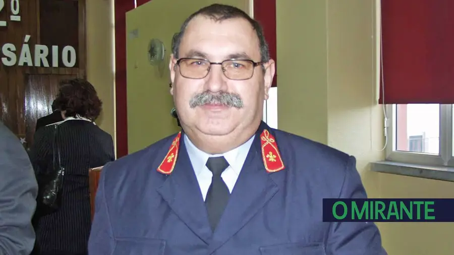 Coordenador da Protecção Civil de Azambuja obrigado a deixar o cargo por não ter canudo Coordenador da Protecção Civil de Azambuja obrigado a deixar o cargo por não ter canudo
