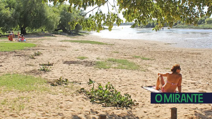 Praia Doce de Salvaterra atrai lisboetas que fogem das praias à porta de casa Praia Doce de Salvaterra atrai lisboetas que fogem das praias à porta de casa