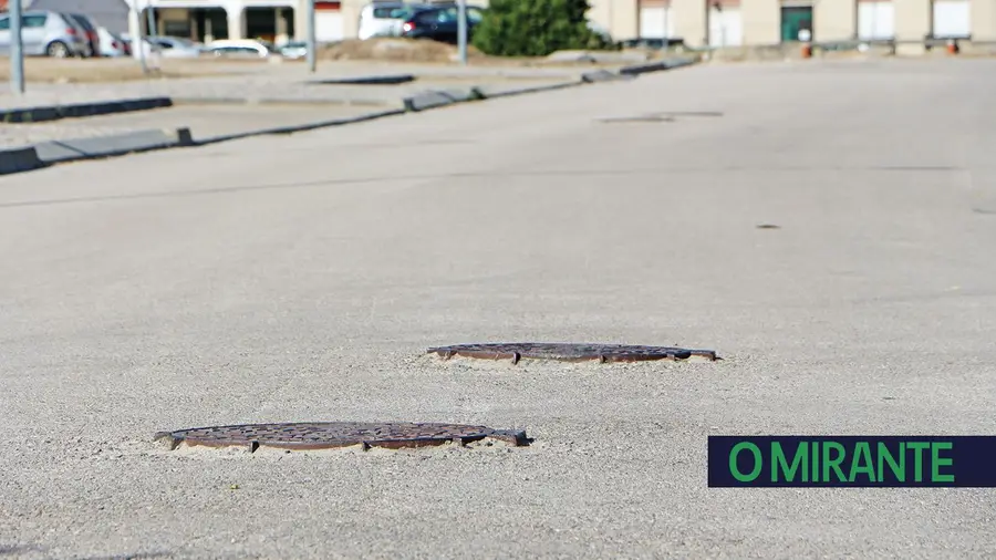 Rua perpendicular à Estrada  dos Curralinhos – Samora Correia