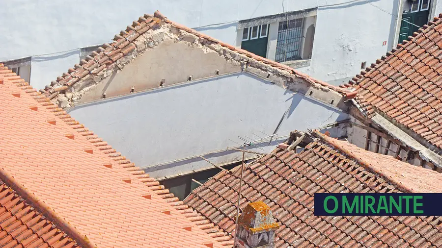 Queda de telhado no comando da PSP acelera projecto para obras no edifício