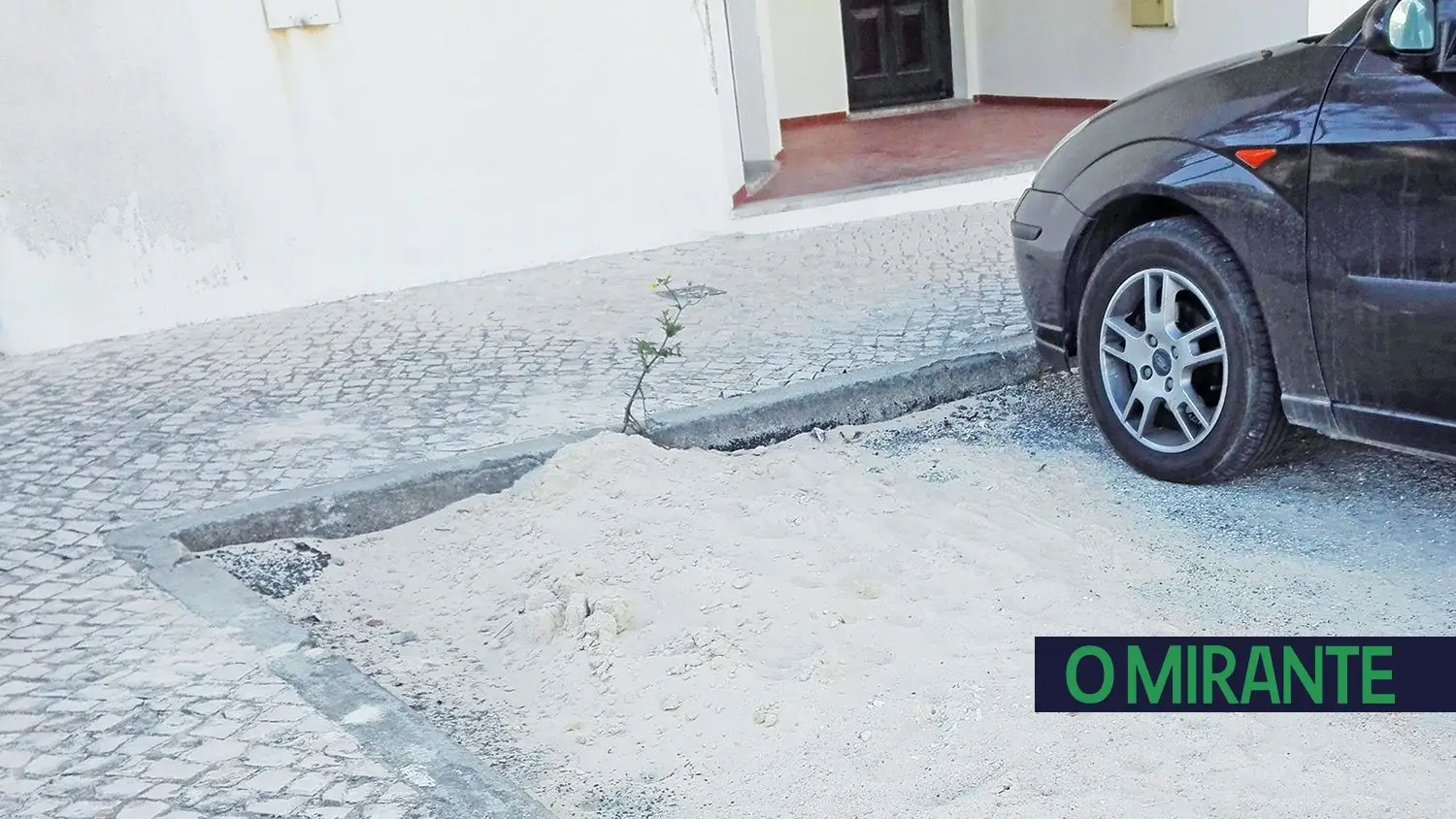 O MIRANTE | Há restinhos de obras por todo o lado e alguns têm décadas