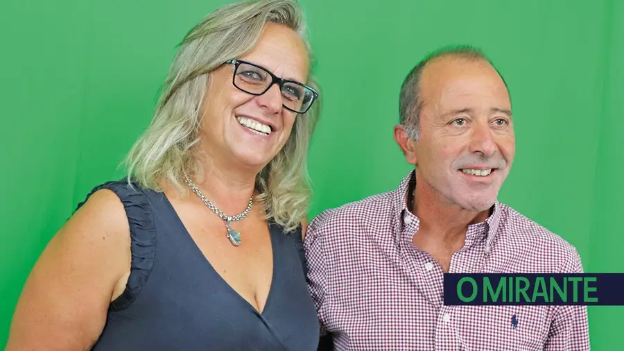 Verde e vermelho. Verde e vermelho.
