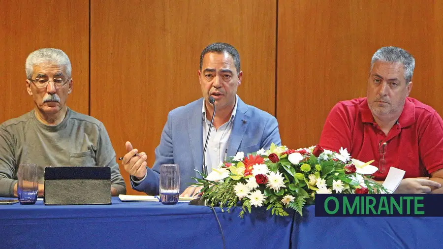 Socialistas e comunistas às turras em Alverca Socialistas e comunistas às turras em Alverca