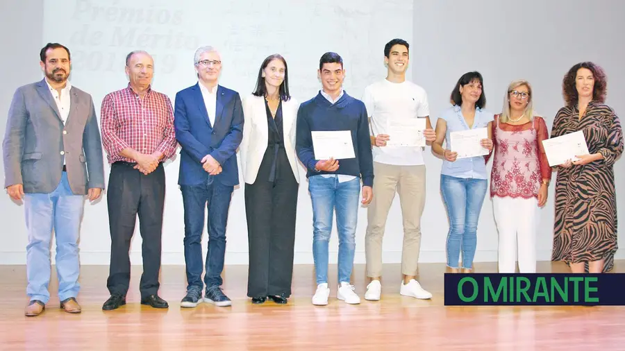 Quatro alunos de Abrantes distinguidos com prémios de mérito