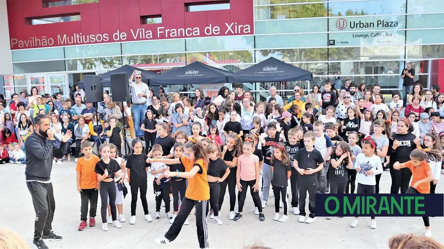 Os alunos da escola de hip hop do Ateneu Artístico Vilafranquense Os alunos da escola de hip hop do Ateneu Artístico Vilafranquense