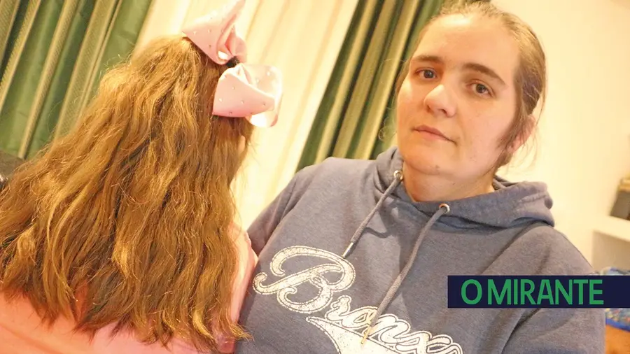 Crianças agredidas por colega e ninguém faz nada Crianças agredidas por colega e ninguém faz nada