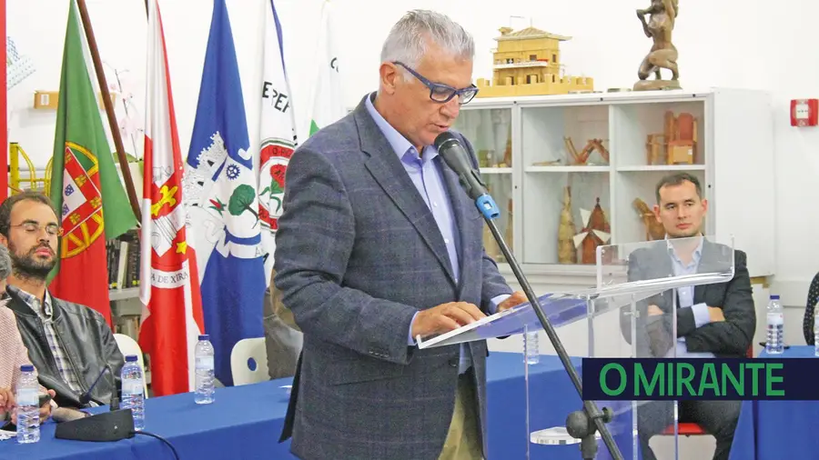 Chamou ladrões a autarcas de Vialonga e teve de pedir desculpa em tribunal Chamou ladrões a autarcas de Vialonga e teve de pedir desculpa em tribunal