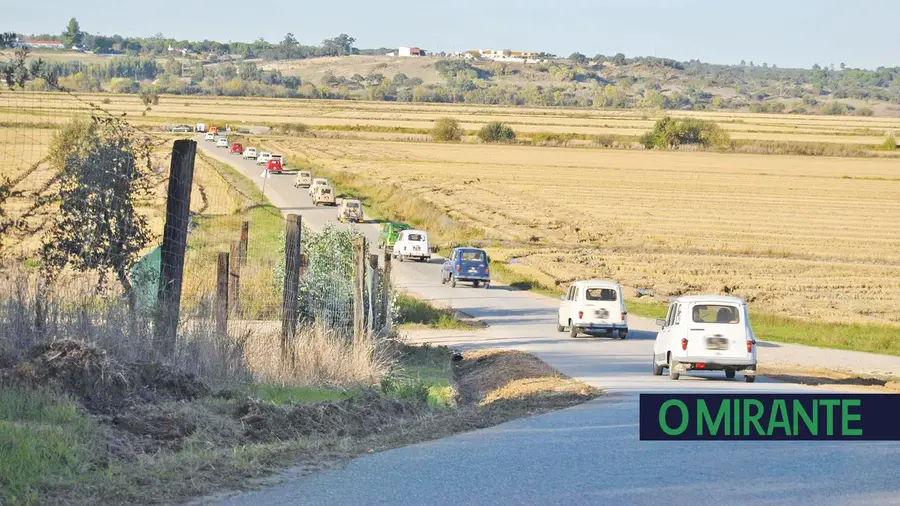 Encontro de Renault 4L em Benavente juntou 40 participantes