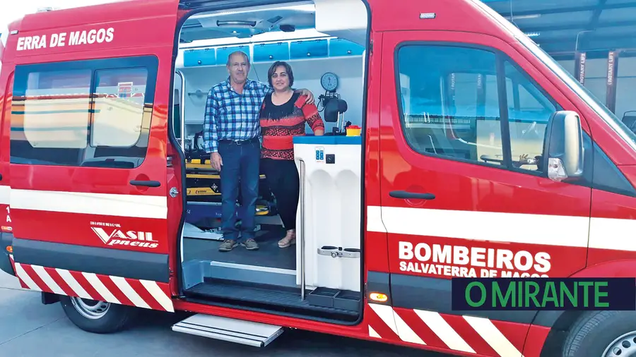 Empresas oferecem  ambulância aos  Bombeiros de  Salvaterra de  Magos