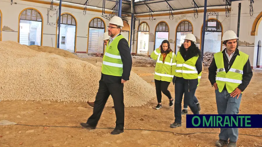 Presidente da Câmara de Santarém foi ver como estão as obras em curso Presidente da Câmara de Santarém foi ver como estão as obras em curso