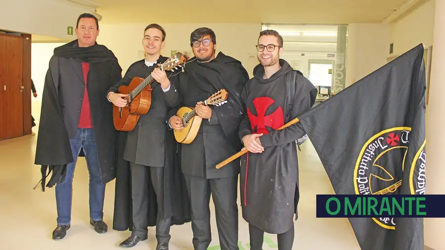 A sessão solene de abertura do novo ano lectivo A sessão solene de abertura do novo ano lectivo