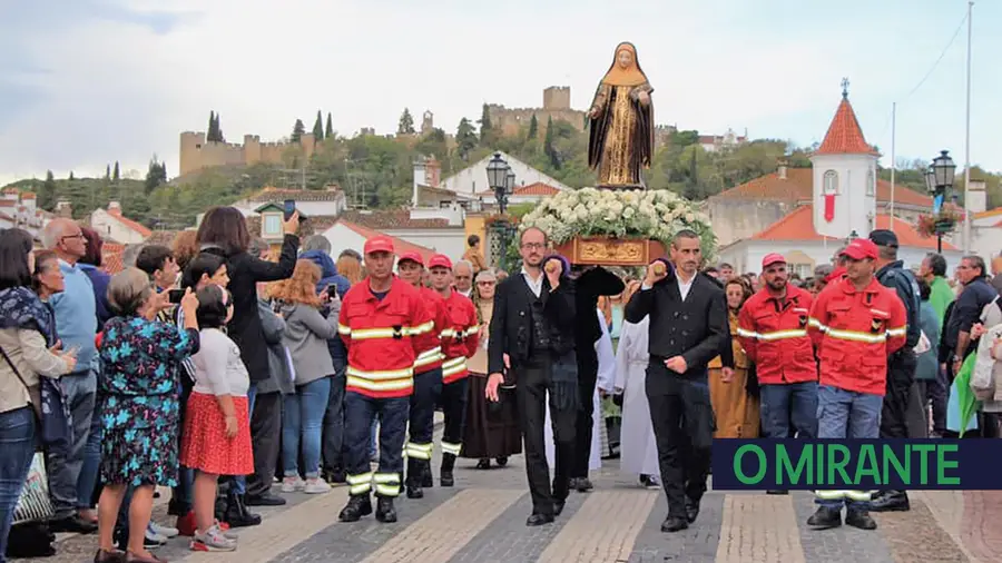 A tradicional procissão de Santa Iria