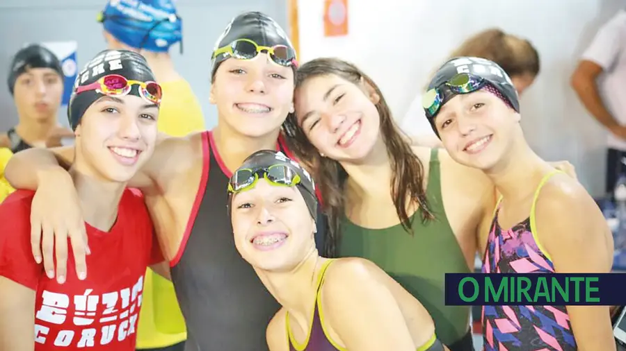 Equipa feminina da Búzios  apurada para o Nacional  de natação
