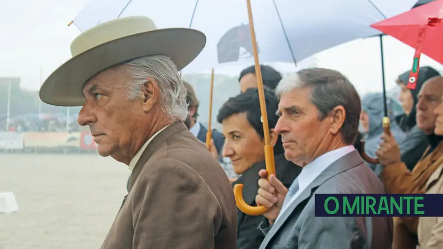 Quem anda à chuva molha-se! Quem anda à chuva molha-se!