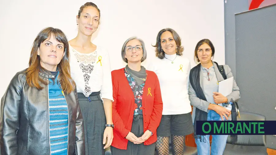 O suicídio não é impulsivo e não acontece sem aviso O suicídio não é impulsivo e não acontece sem aviso