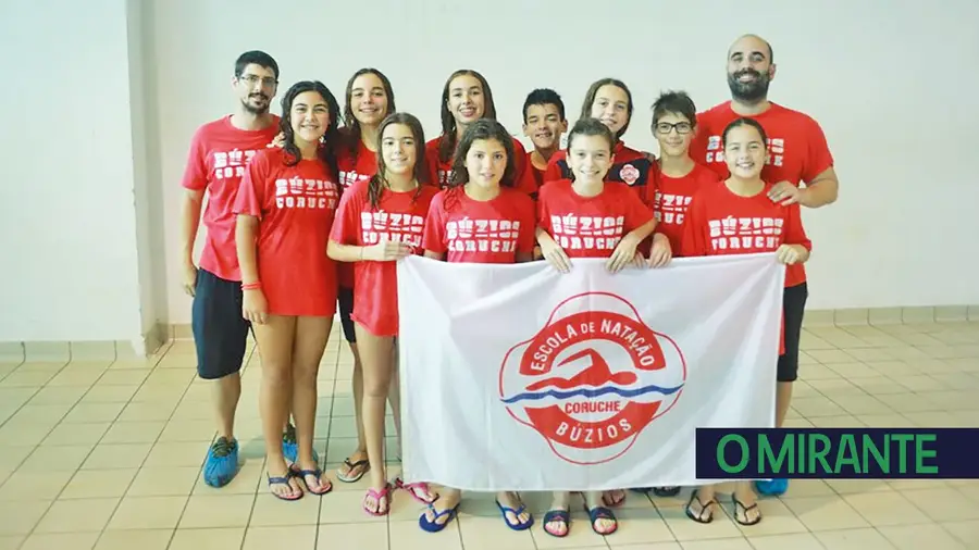 A Búzios-Coruche participou com oito nadadores