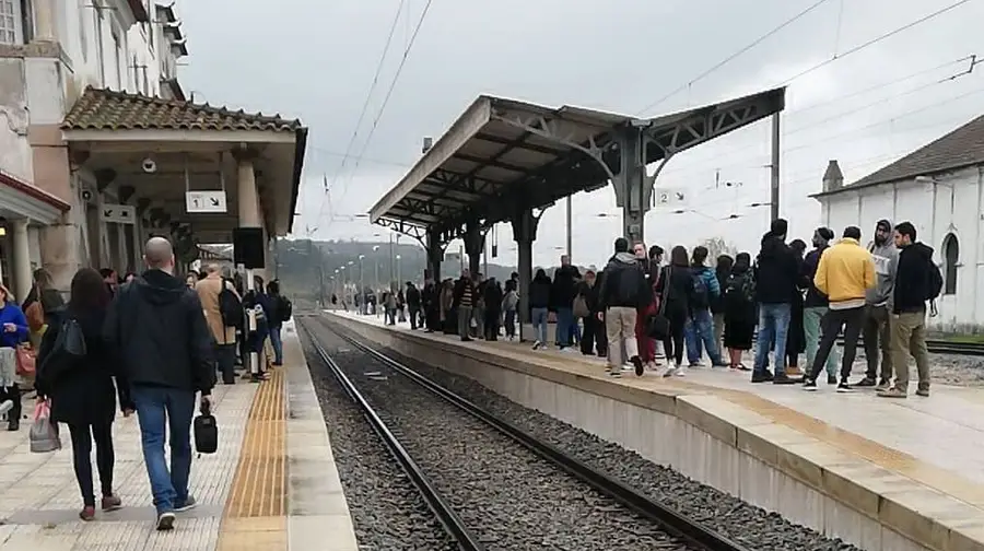 Avaria interrompe linha do norte em Santarém