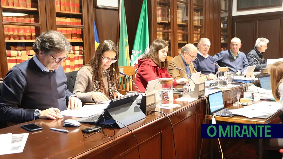 Orçamento participativo de Azambuja aprovado com reservas Orçamento participativo de Azambuja aprovado com reservas