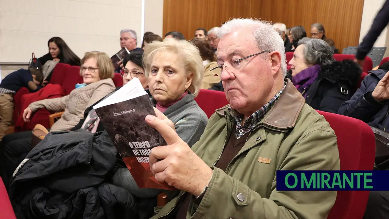 Livro de Álvaro Ribeiro é um livro político que homenageia as lutas perdidas de gerações