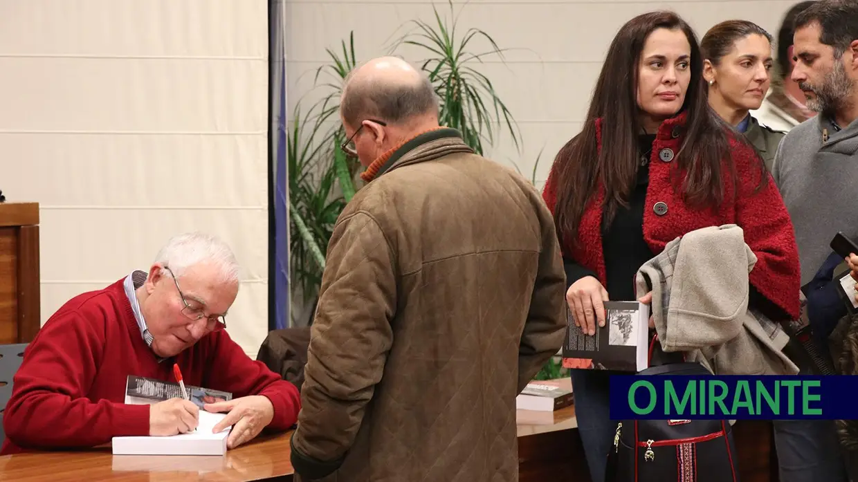 Livro de Álvaro Ribeiro é um livro político que homenageia as lutas perdidas de gerações