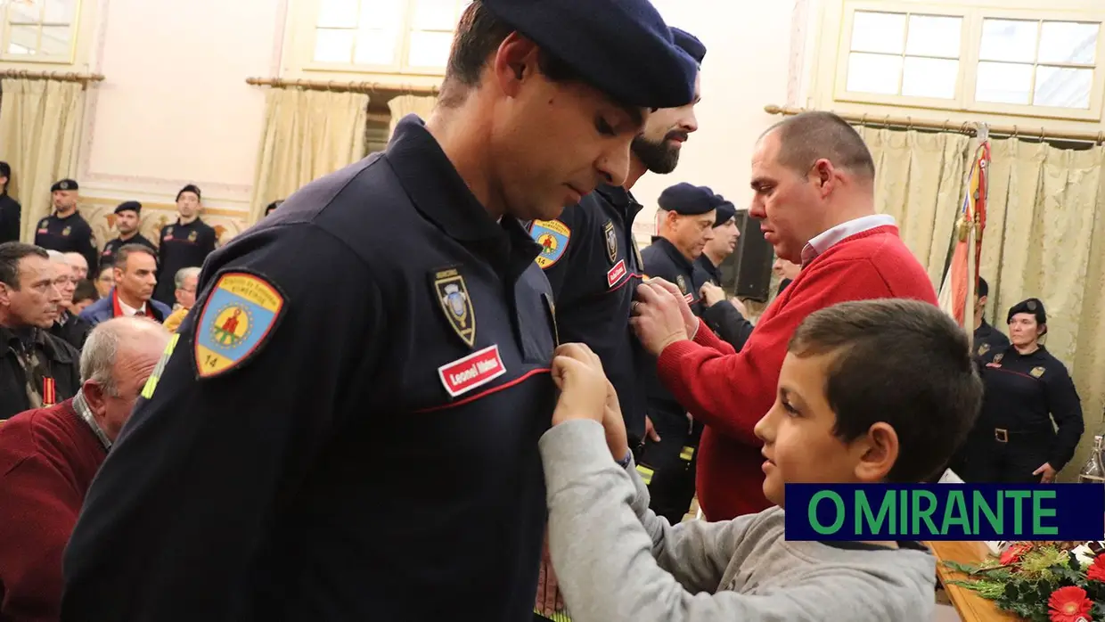 Condecorações no 189.º aniversário dos Bombeiros Municipais de Santarém