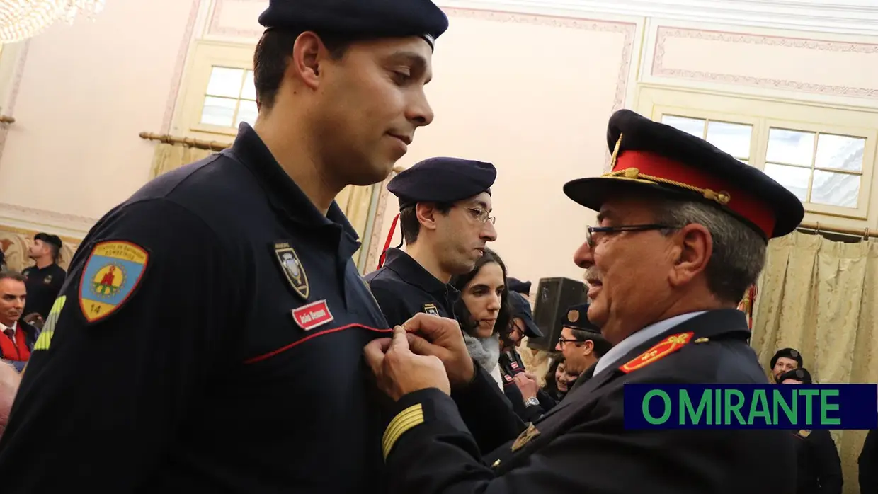 Condecorações no 189.º aniversário dos Bombeiros Municipais de Santarém