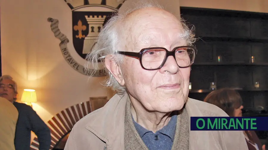 Morreu Arquimedes da Silva Santos, figura maior do neo-realismo Morreu Arquimedes da Silva Santos, figura maior do neo-realismo