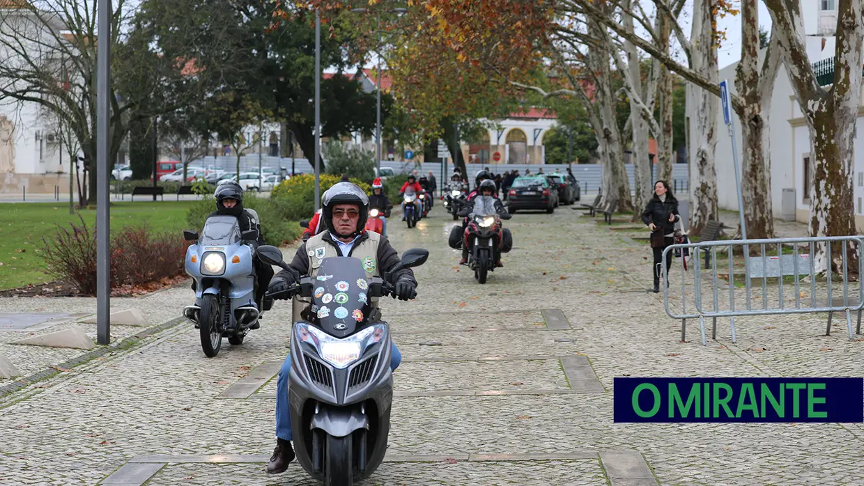 Pais natal motards nas ruas de Santarém