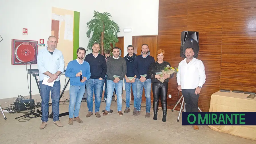 Moto Clube de Rio Maior apoia bombeiros e homenageia sócios