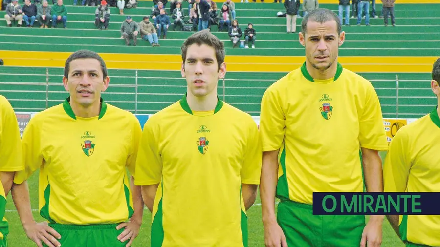São poucos os clubes São poucos os clubes