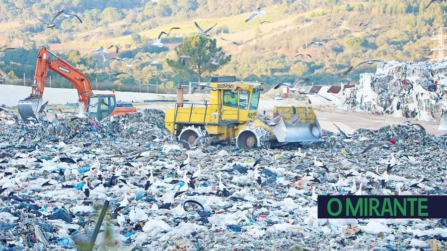 Aterro de Azambuja sob investigação Aterro de Azambuja sob investigação