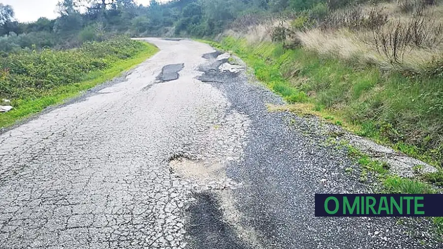 Rua dos Arneiros, que liga Arrouquelas e Arrifana