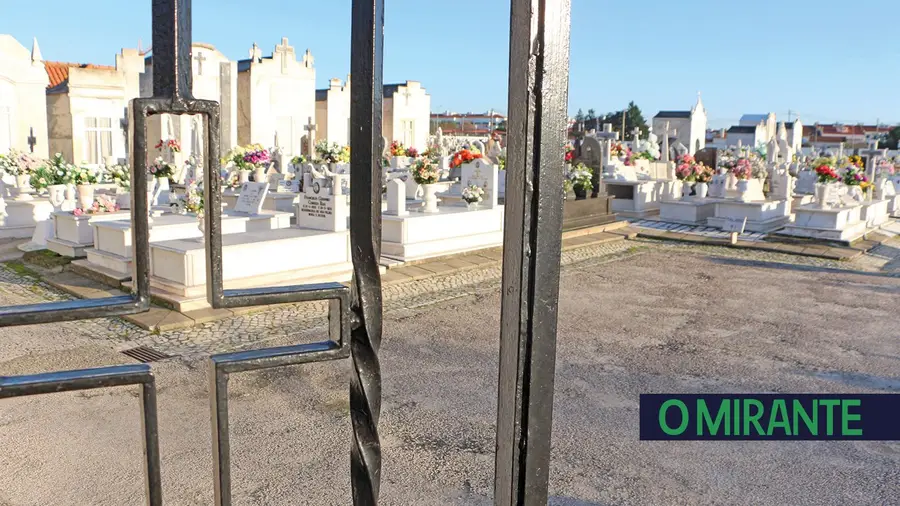 Cemitério de Samora Correia precisa de crescer pela quarta vez Cemitério de Samora Correia precisa de crescer pela quarta vez