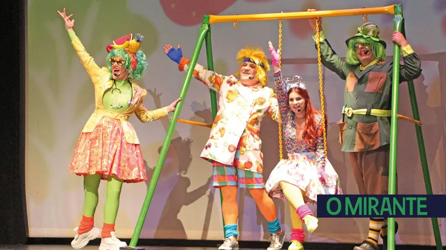 A Doce Fada Helena, uma peça de teatro infantil A Doce Fada Helena, uma peça de teatro infantil