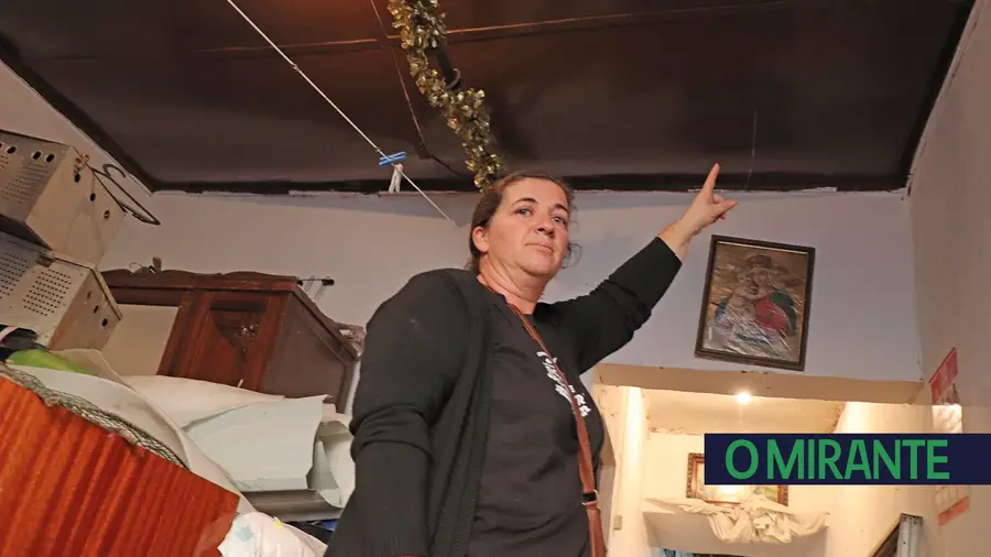 Família desalojada por incêndio na Golegã precisa de ajuda para recuperar casa Família desalojada por incêndio na Golegã precisa de ajuda para recuperar casa
